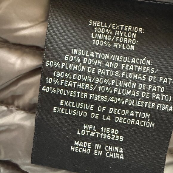 Packable Down Vest Silver Size Medium - Picture 5 of 5